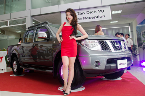 Nissan Việt Nam ra mắt Navara số tự động